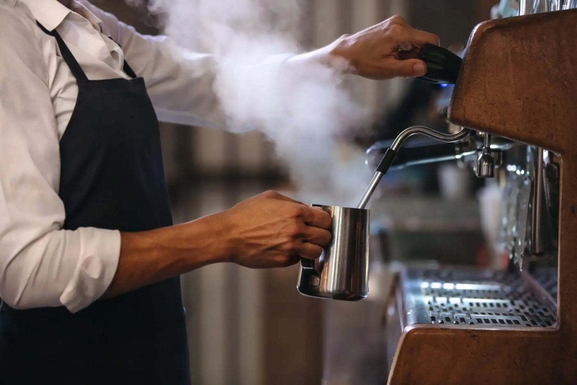 mantenimiento de equipo de cafetería en cafe etrusca